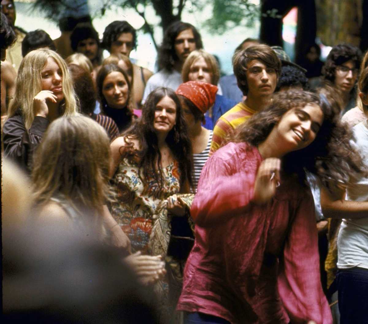 40 Rarely Seen Photographs Of Woodstock The Grizzled