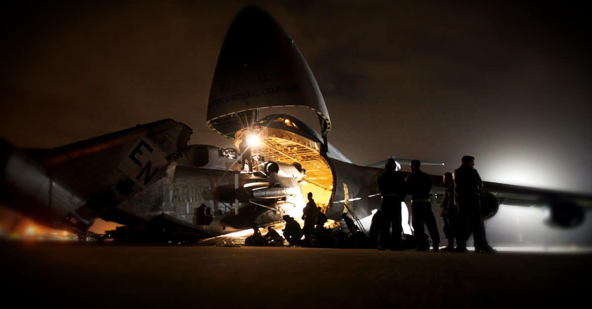 CH-53E_Marines load a CH-53E Super Stallion onto a C-5 Galaxy